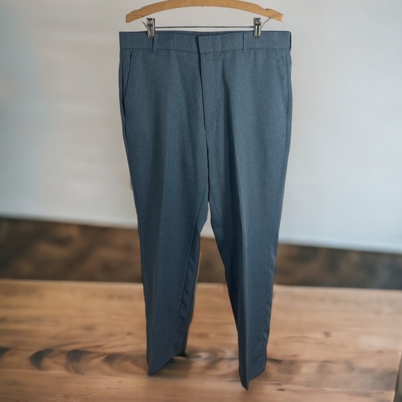 Levi’s Action Slacks Pants Sz 36x30 Blue Pleated Work Career Dress - Picture 1 of 10